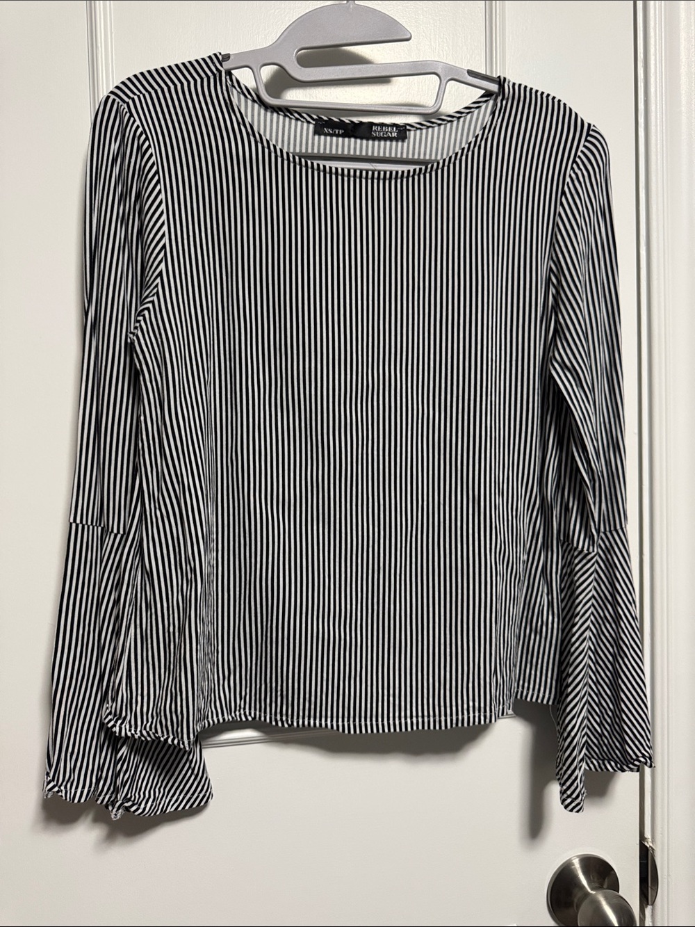 Rebel Sugar - White Vertical Stripe Bell Cuff Top Size XS